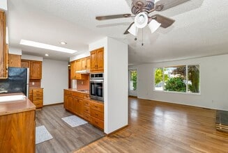 7621 Easy St in Everett, WA - Building Photo - Building Photo