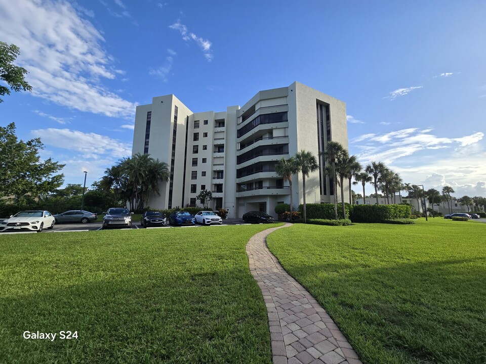 6372 La Costa Dr in Boca Raton, FL - Foto de edificio