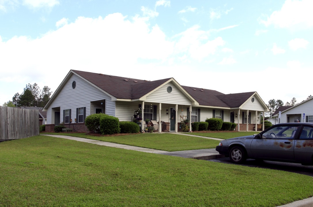 Willowpeg Village in Rincon, GA - Foto de edificio