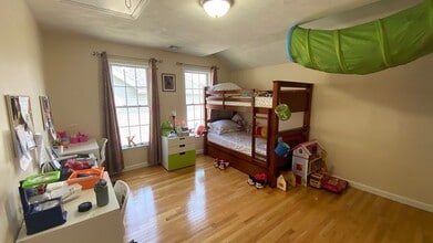 73 Zain Cir in Milford, MA - Building Photo - Building Photo