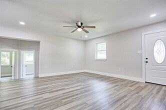 704 Natchez River Cir in Montgomery, TX - Building Photo - Building Photo