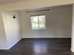 11307 Aruba Dr in Redding, CA - Building Photo - Building Photo