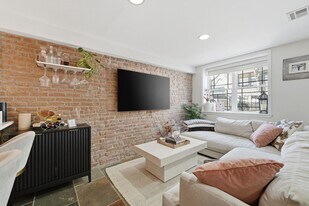 405 Bloomfield St in Hoboken, NJ - Building Photo