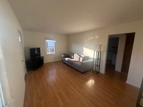 1336 W Summit Ave in Muskegon, MI - Building Photo - Building Photo