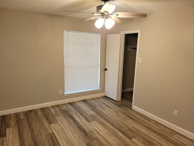 property at 13923 Ivymount Dr