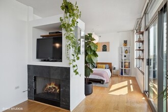 701 S Wells St, Unit 1606 in Chicago, IL - Foto de edificio - Building Photo