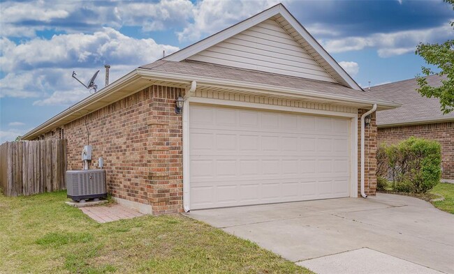 8113 Frye Ln in Oklahoma City, OK - Building Photo - Building Photo
