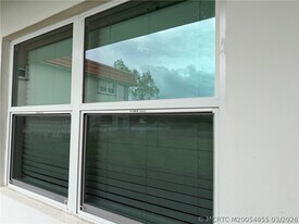 1225 NW 21st St in Stuart, FL - Building Photo
