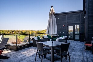 THE PLAZA at Hazeltine Apartments in Chaska, MN - Building Photo