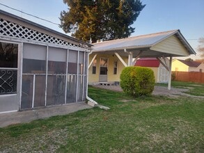 206 N McCaskey Rd in Williamston, NC - Building Photo - Building Photo