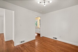318 Ethan Allen Ave in Takoma Park, MD - Building Photo - Building Photo