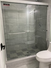 2044 Great Falls St in Falls Church, VA - Foto de edificio - Building Photo