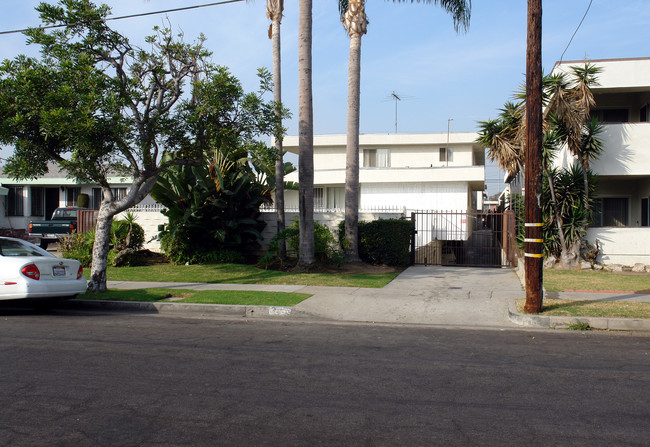 711 Walnut St in Inglewood, CA - Foto de edificio - Building Photo