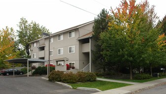University Apartments in Spokane, WA - Building Photo