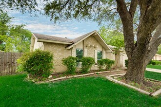 924 Cross Bend Rd in Plano, TX - Building Photo - Building Photo