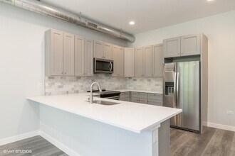 8917 Grant Ave in Brookfield, IL - Building Photo - Building Photo