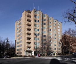 2800 Wisconsin Ave NW in Washington, DC - Building Photo - Building Photo