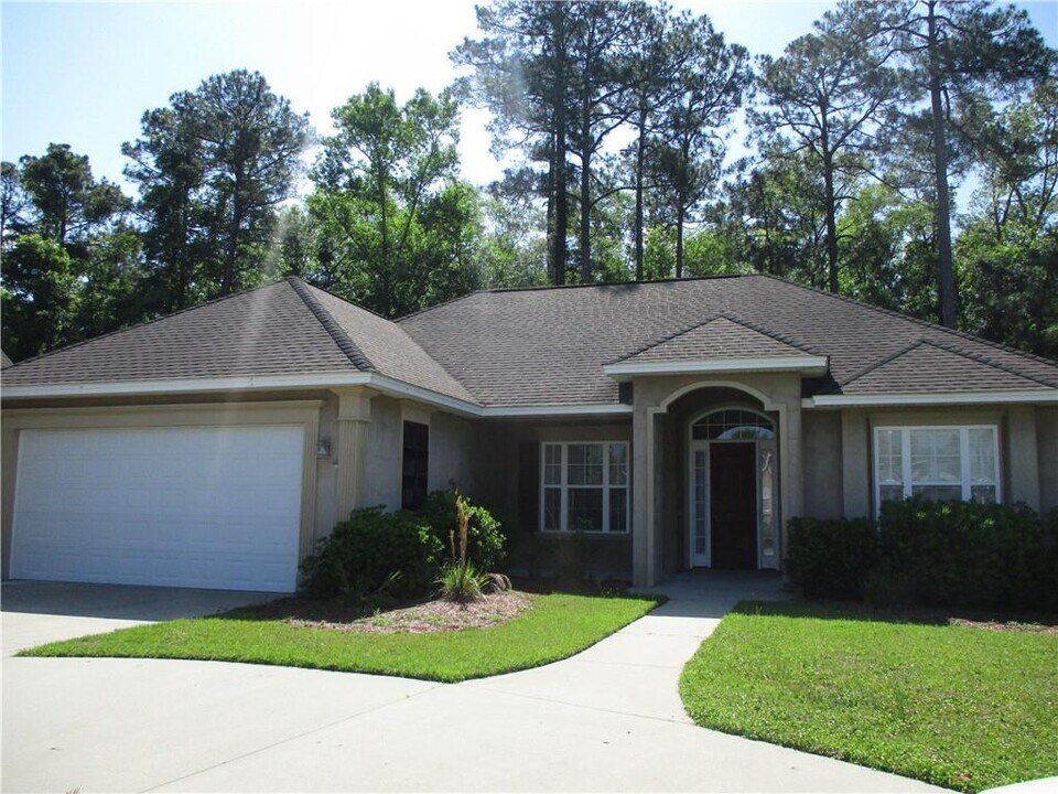 554 Freedom Trail in Brunswick, GA - Building Photo