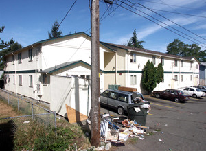 Centennial Manor in Tacoma, WA - Building Photo - Building Photo