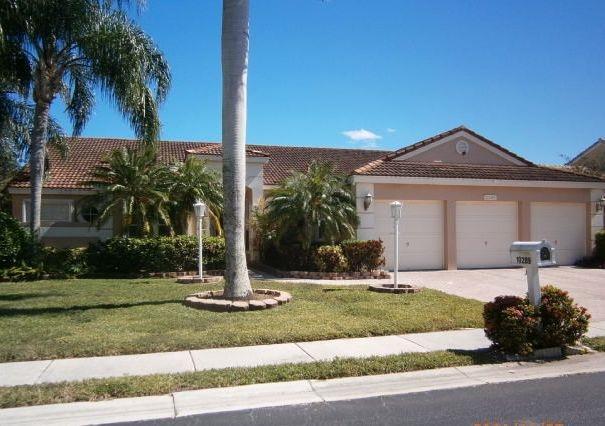 10289 Allamanda Blvd in Palm Beach Gardens, FL - Foto de edificio