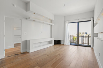 Versailles Apartments in Los Angeles, CA - Building Photo - Building Photo