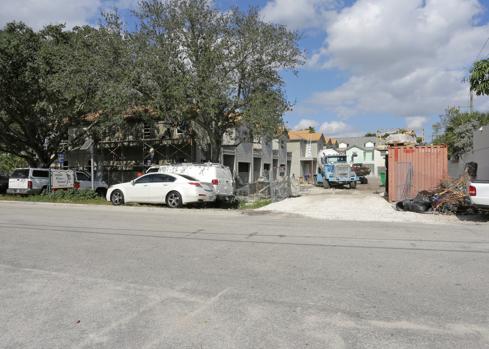 Manors at Middle River in Wilton Manors, FL - Building Photo