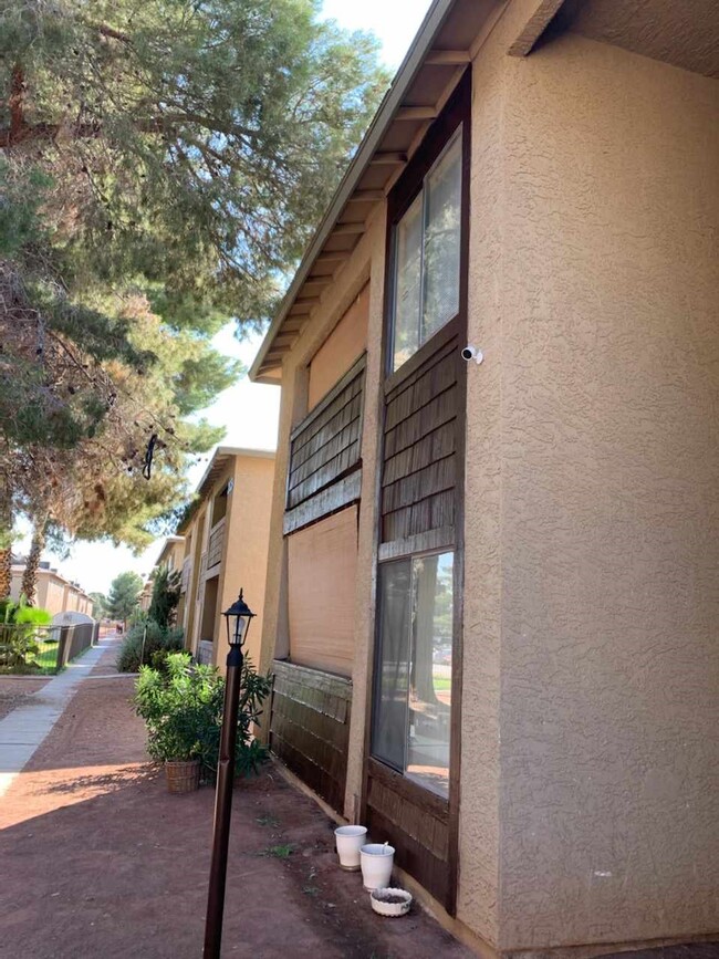 2811 Wheelwright Dr, Unit Section 8 Low Income Apt in Las Vegas, NV - Foto de edificio - Building Photo