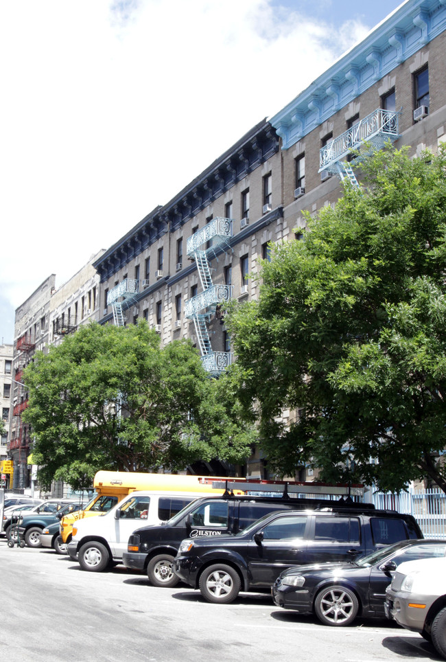 511-513 W 175th St in New York, NY - Building Photo - Building Photo