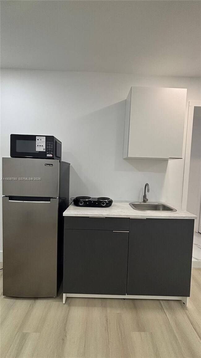 1201 NW 79th Way-Unit -n/a in Pembroke Pines, FL - Building Photo - Building Photo