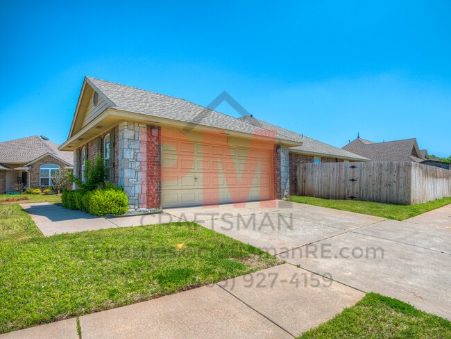 2117 SE 9th St in Moore, OK - Building Photo - Building Photo