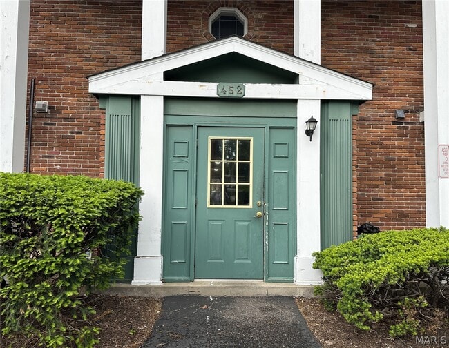 property at 452 Chapel Ridge Dr