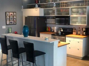 1111 S Akard St in Dallas, TX - Building Photo - Building Photo