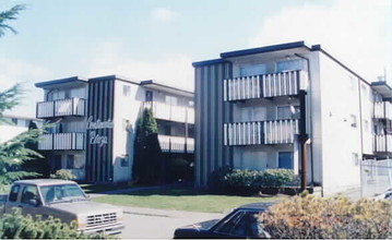 Continental Plaza in Everett, WA - Building Photo - Building Photo