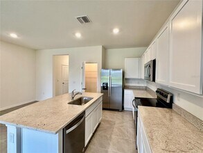 1841 Pleasant Maple Ct in Bradenton, FL - Building Photo - Building Photo