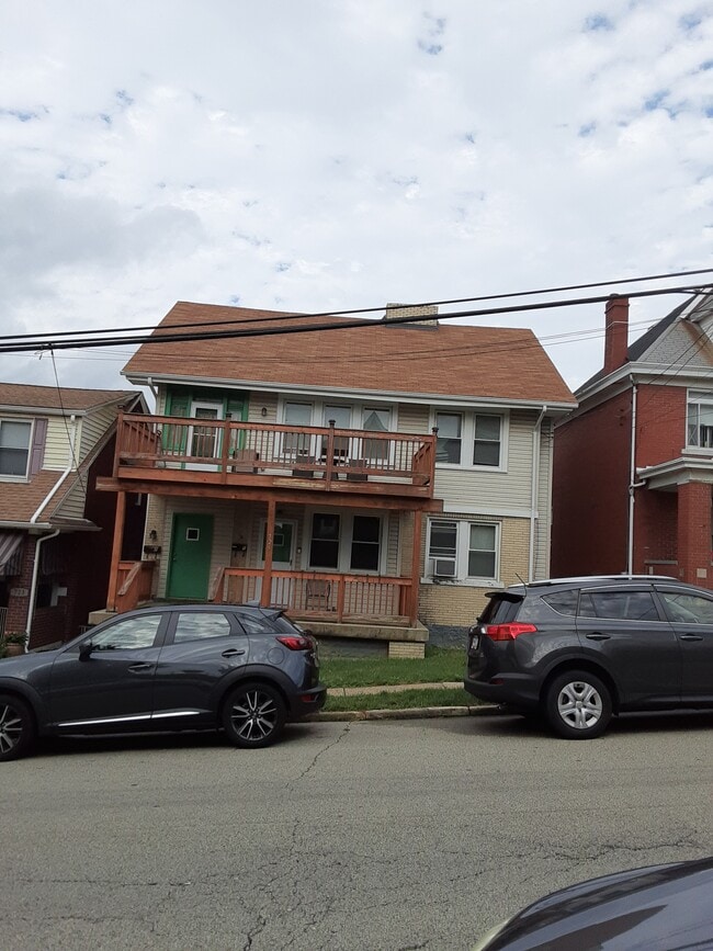 725 Bellaire Ave, Unit 725 Bellaire #2