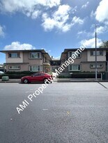2581 1/2 Broadway in San Diego, CA - Building Photo
