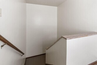 1147 S Cassingham Rd in Columbus, OH - Building Photo - Building Photo