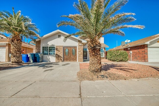 12103 Royal Woods Dr