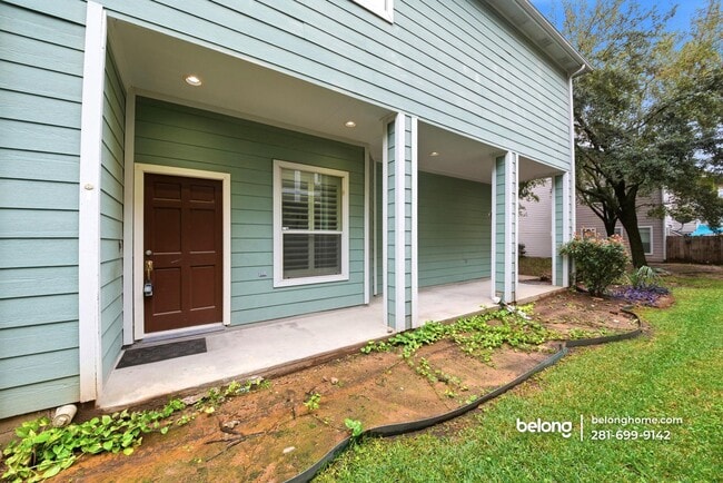 2631 Shady Acres Ct in Houston, TX - Building Photo - Building Photo