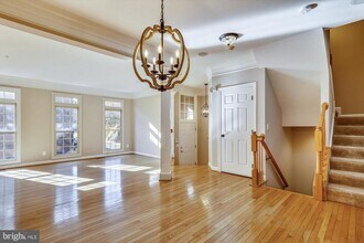 707 Hawkins Way in Alexandria, VA - Building Photo - Building Photo