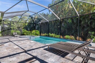 160 Stanhope Cir in Naples, FL - Building Photo - Building Photo