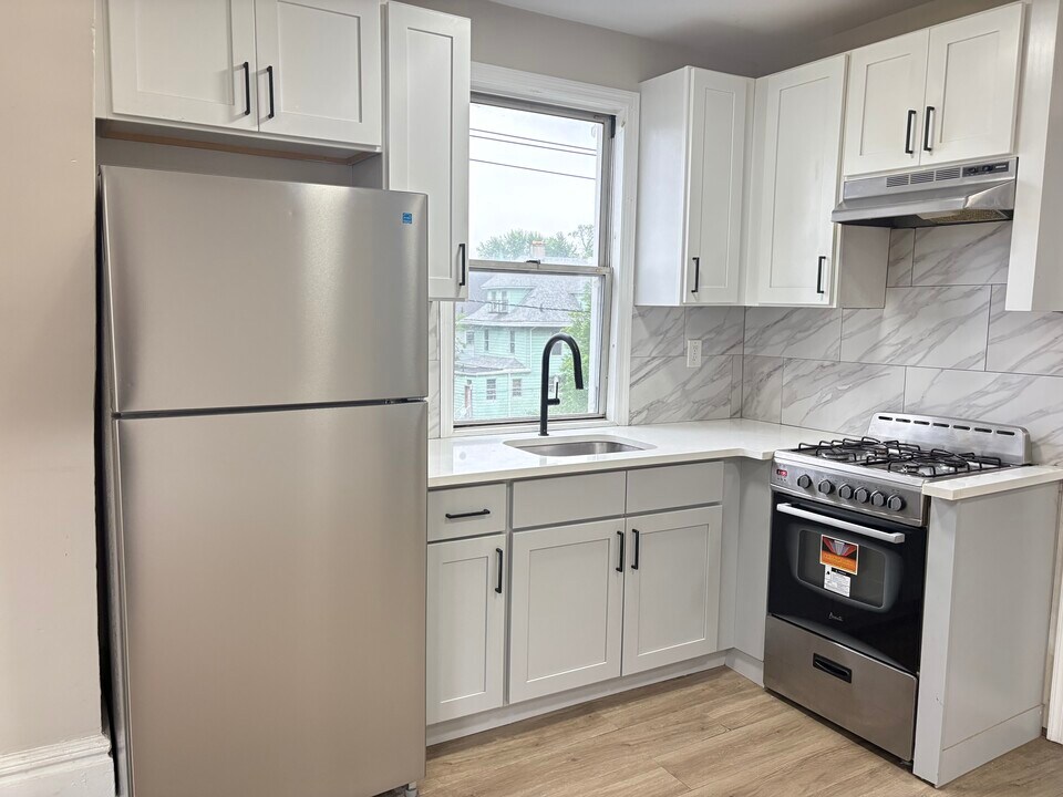 307 Avon Ave, Unit 3 in Newark, NJ - Building Photo