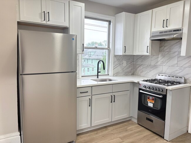 307 Avon Ave, Unit 3
