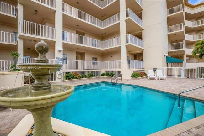 8810 Fontainebleau Blvd, Unit 509 in Miami, FL - Building Photo - Building Photo