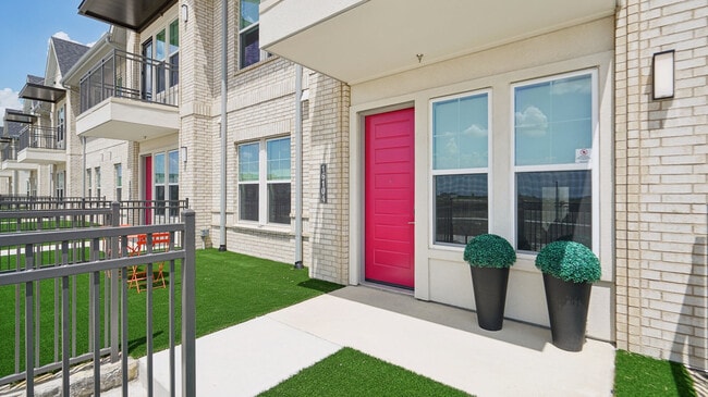Village at Lexington Ranch in Frisco, TX - Foto de edificio - Building Photo