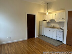 168 N Beacon St, Unit 11 in Boston, MA - Building Photo - Building Photo