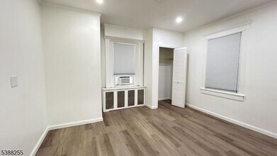 354 W 2nd St in Bound Brook, NJ - Building Photo - Building Photo