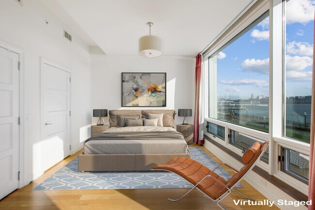 9 Somerset Ln in Edgewater, NJ - Building Photo - Building Photo