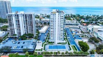 3015 N Ocean Blvd in Fort Lauderdale, FL - Building Photo
