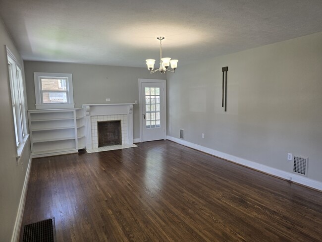 1612 S Main St